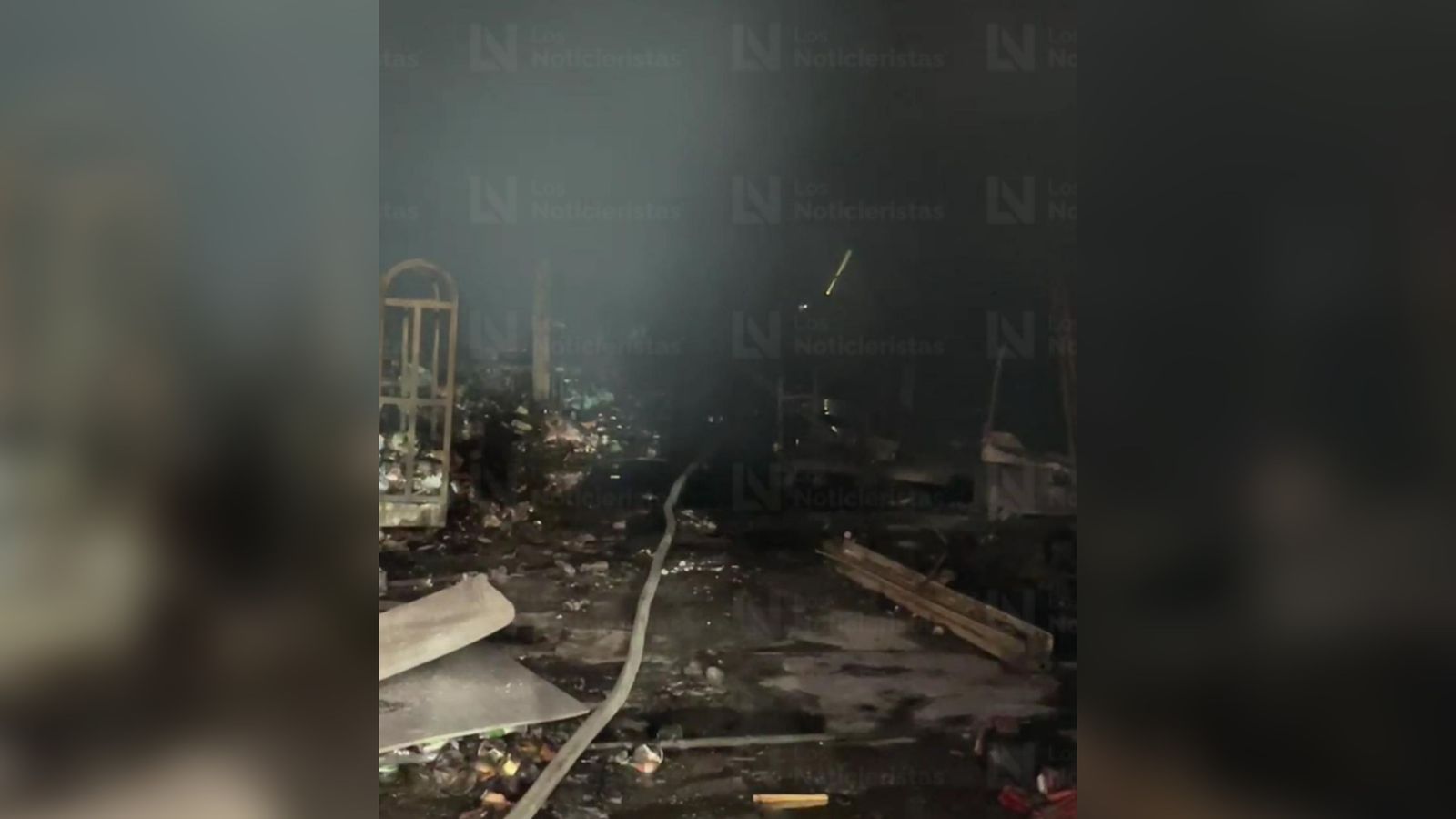 Incendio en plaza fiesta las palmas en Los Mochis