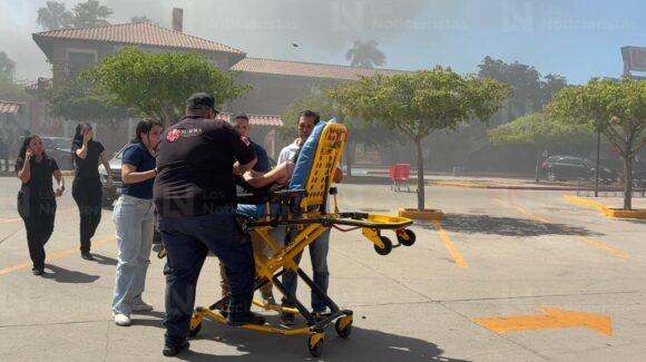 EN VIVO: Se registra fuerte incendio en plaza Fiesta de Los Mochis, Sinaloa