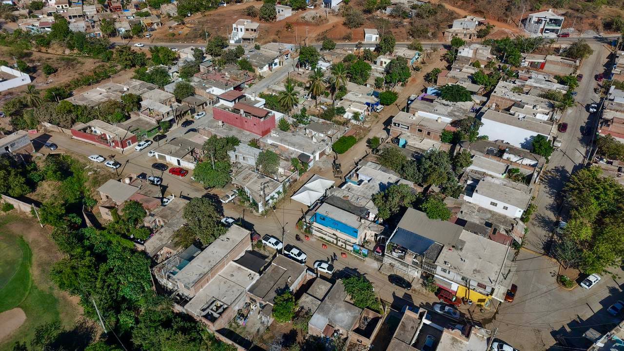 Inicia pavimentación en colonia Mazatlán I