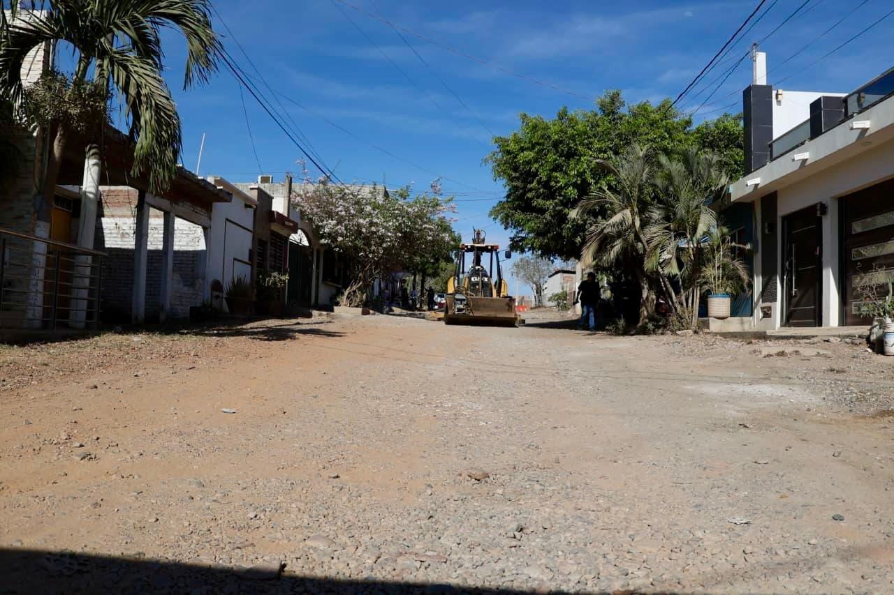 Inicia pavimentación y rehabilitación de sistema sanitario en Valles del Ejido, Mazatlán