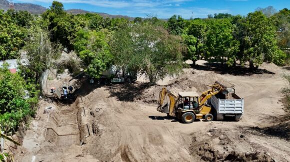 Inician construcción de red de drenaje sanitario en el malecón de Badiraguato