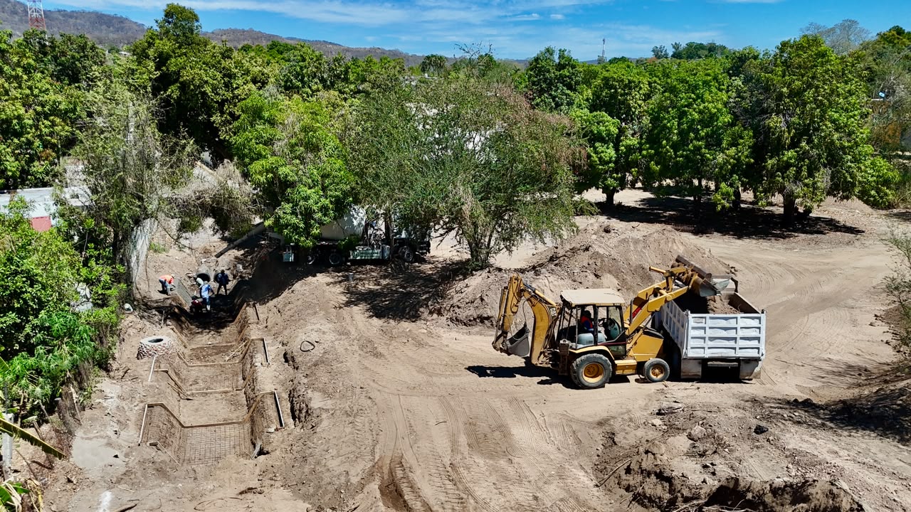 Inician construcción de red de drenaje sanitario en el malecón de Badiraguato