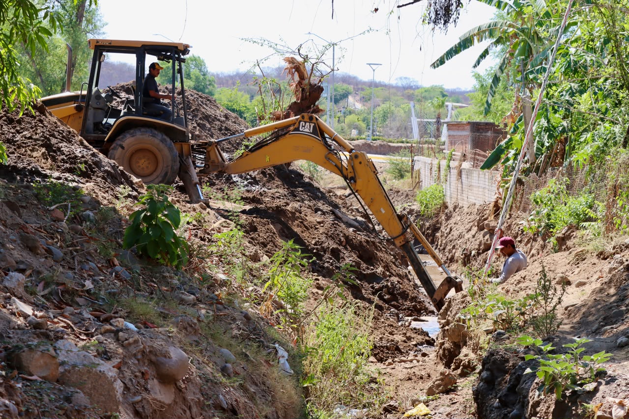 Inician construcción de red de drenaje sanitario en el malecón de Badiraguato
