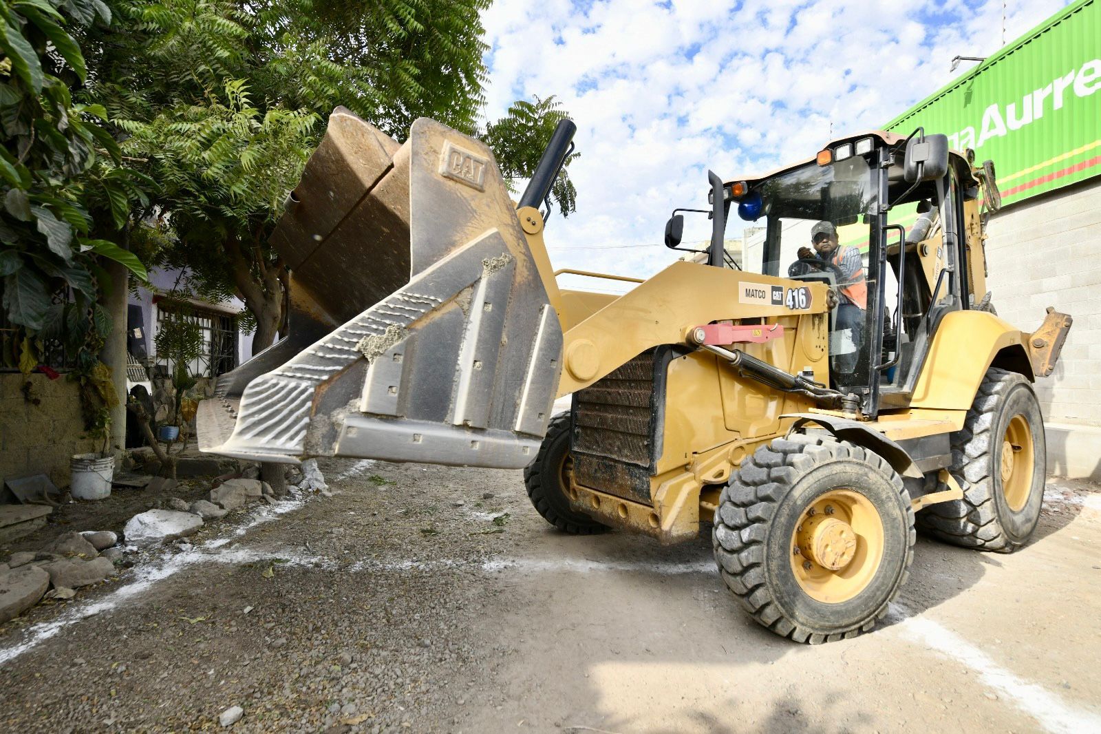Inician pavimentación en la calle Deportista, Mazatlán