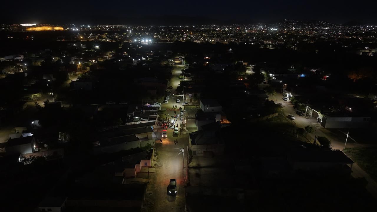 Instalan luminarias en Mazatlán, Sin