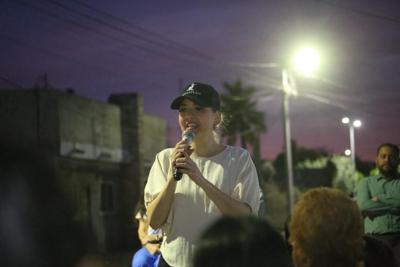 Instalan luminarias en Mazatlán, Sin