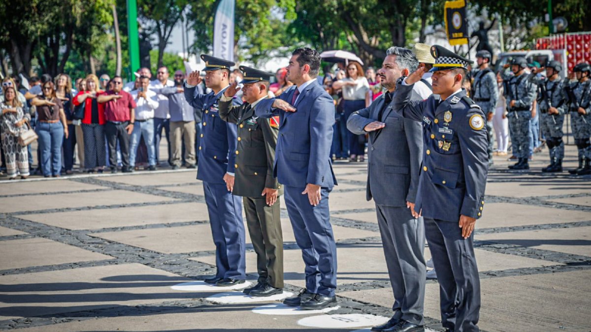 izamiento de bandera por 106 aniversario luctuoso de venustiano carranza culiacan funcionarios