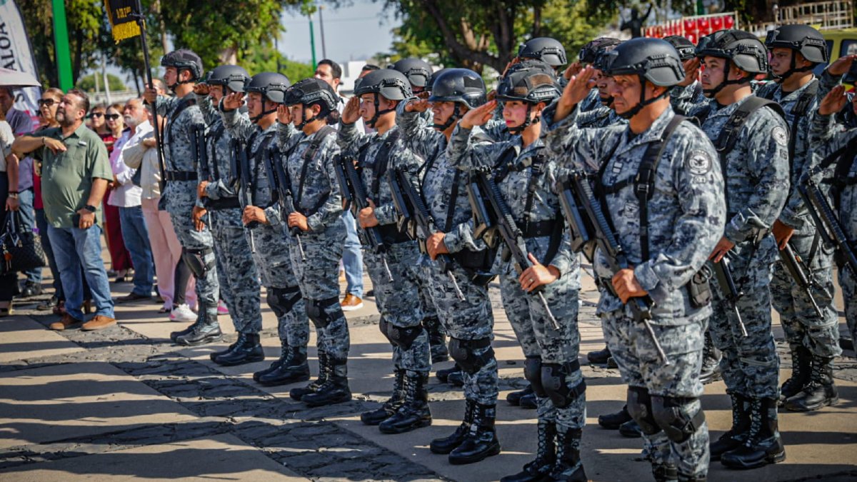 izamiento de bandera por 106 aniversario luctuoso de venustiano carranza culiacan militares