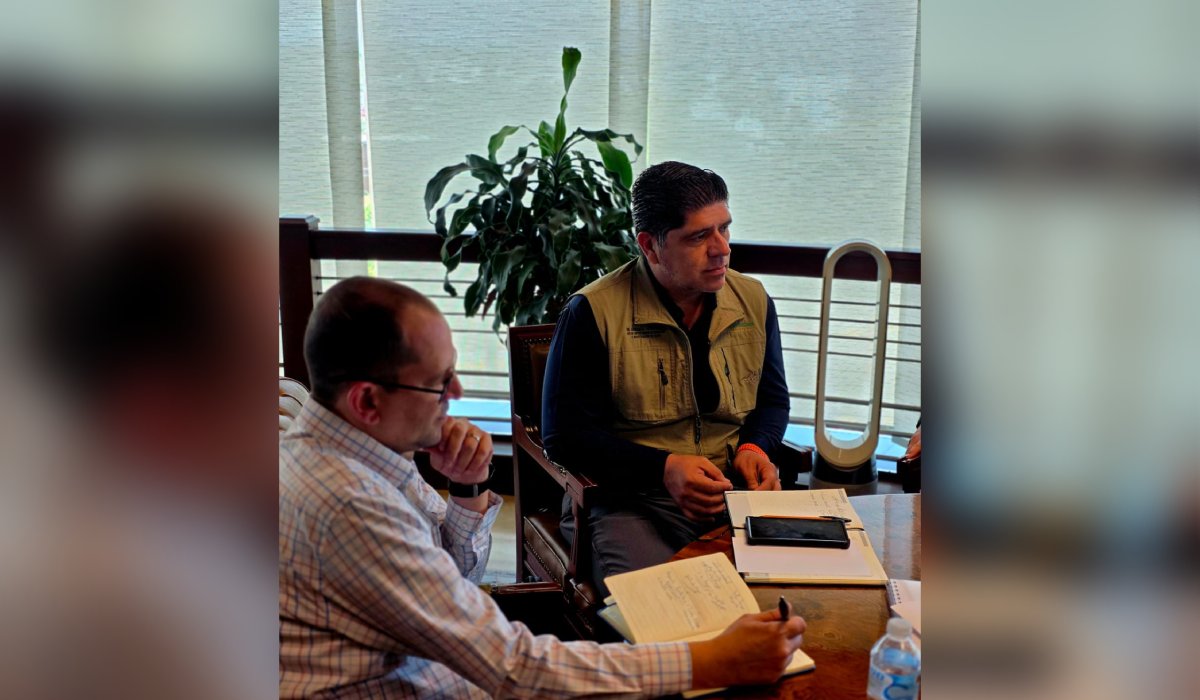 Jesús Madueña Molina en reunión con Julio César Quintero Ledezma