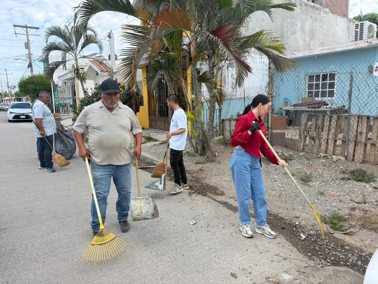 Mazatlán, Sinaloa limpia sus colonias y playas; recolectan 440 costales de basura antes de la temporada de lluvias