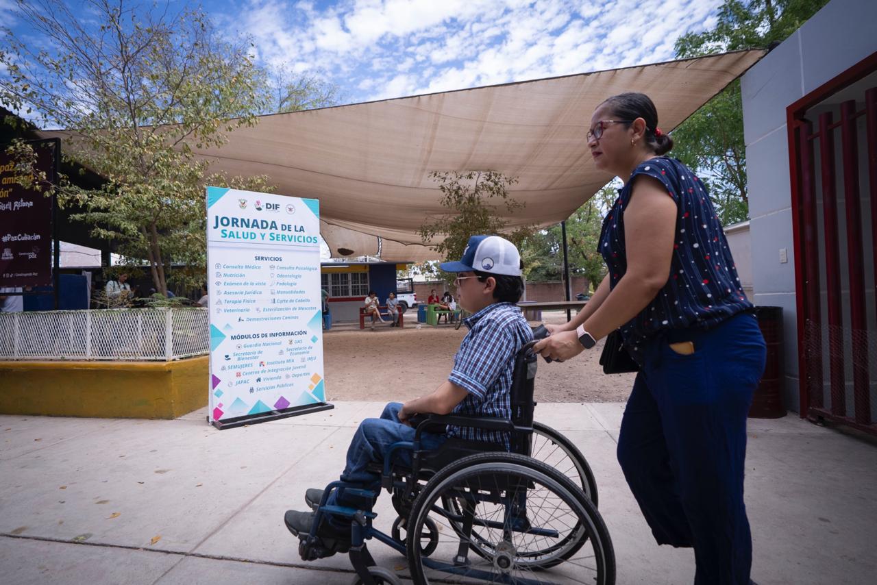 Jornada de Salud y Servicios en Los Huertos, en Culiacán