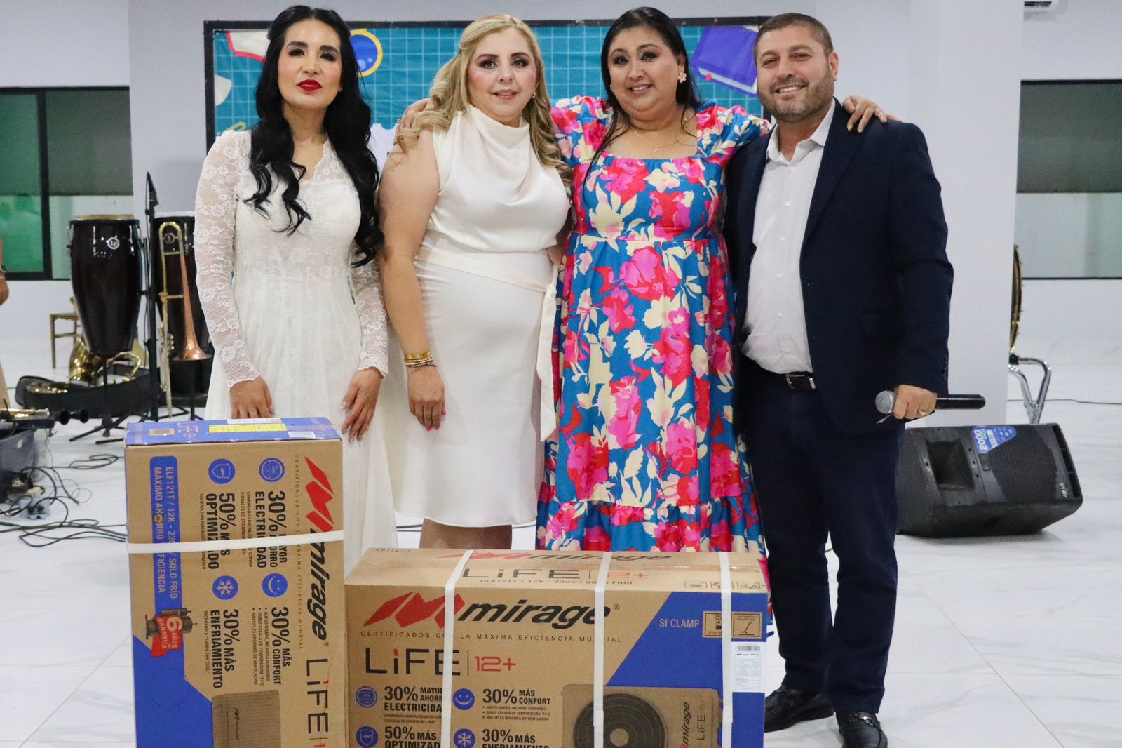 José Paz López Elenes celebra a maestras y maestros en su día