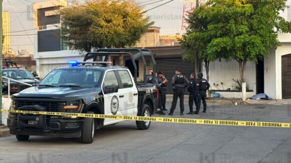 Ejecutan a balazos a un joven afuera de su domicilio en la colonia Stase, al norte de Culiacán, Sinaloa