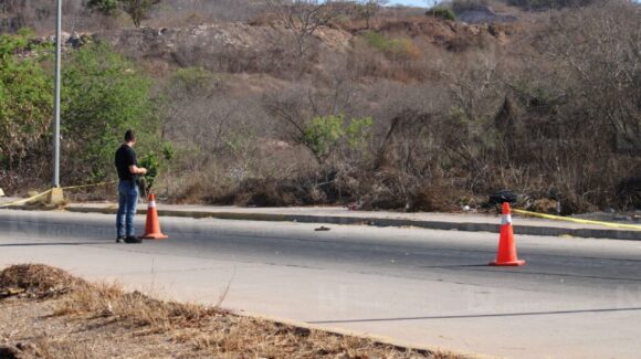 Localizan sin vida a un joven con huellas de violencia en la colonia Ampliación de Urías en Mazatlán, Sinaloa