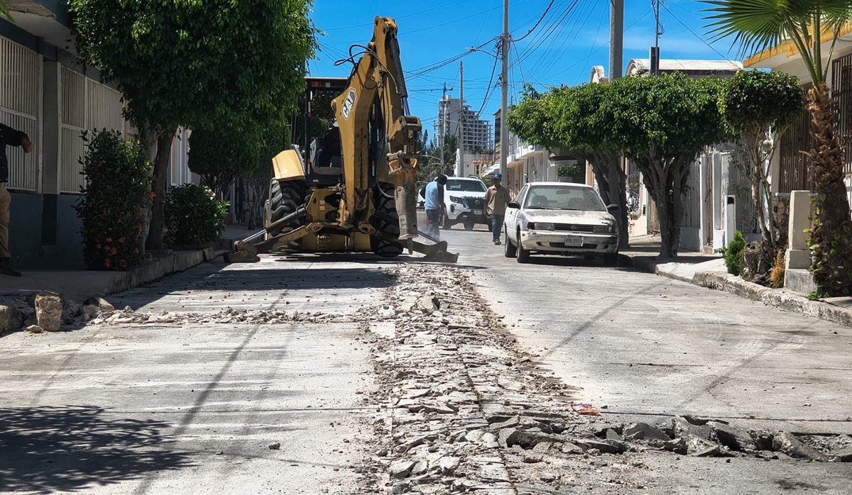 Jumapam rehabilita alcantarillado en la colonia Adolfo López Mateos