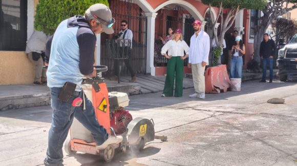 Rehabilitan red de alcantarillado de la colonia López Mateos en Mazatlán, Sinaloa, para atender problemas sanitarios