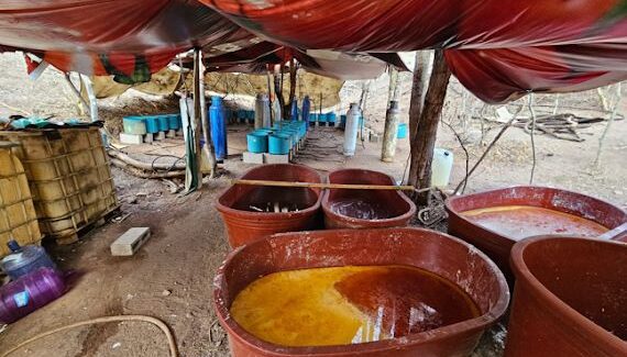 En poblados de Culiacán, Sinaloa, Ejército asegura e inhabilita cinco laboratorios clandestinos