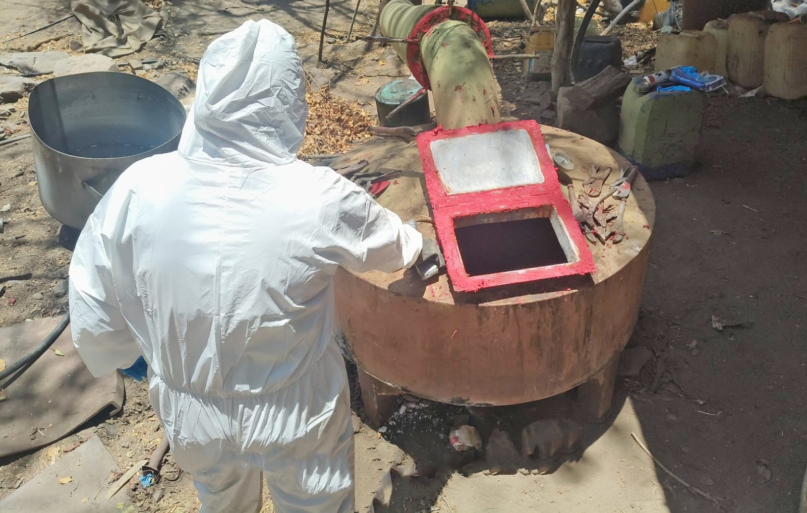 Marina desmantela dos laboratorios clandestinos en Culiacán