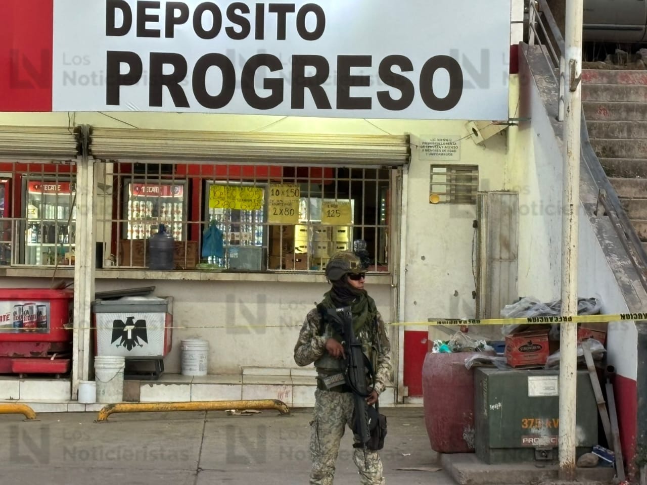 Elementos del Ejército resguardan la escena del crimen