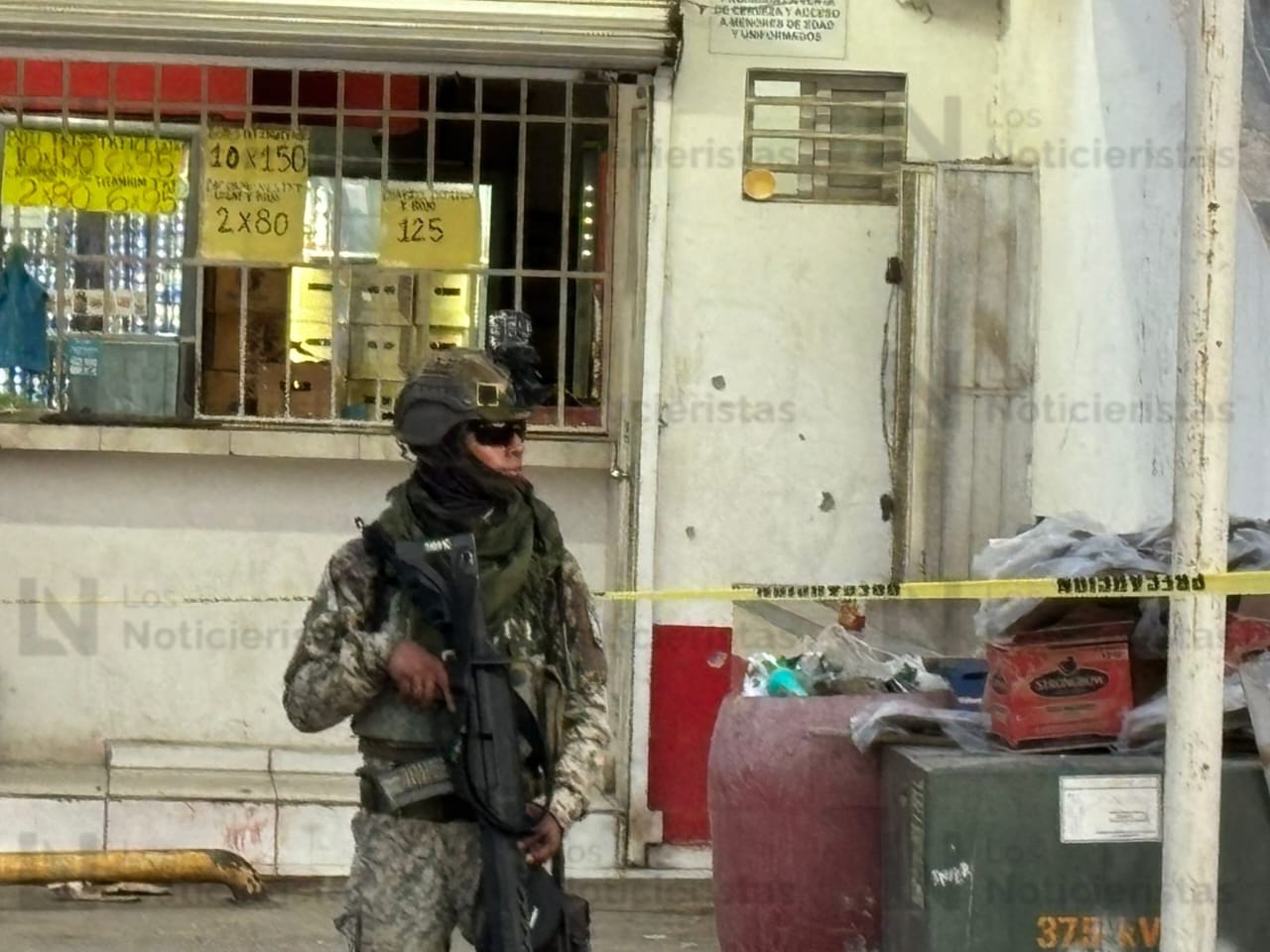 Elementos del Ejército resguardan la escena del crimen