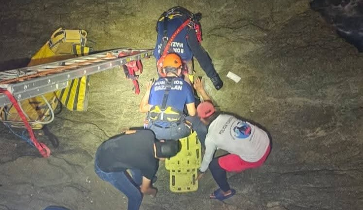 Lesionado al caer a zona rocosa del Malecón de Mazatlán