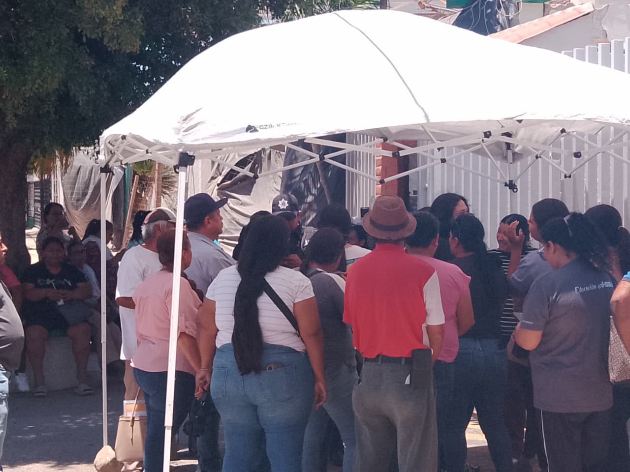 'Levantan' bloqueo en oficinas de CFE en Guasave
