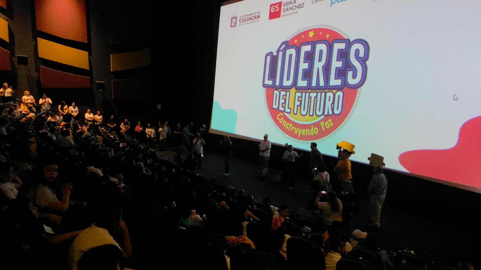 Niños durante el programa “Líderes del Futuro: Construyendo Paz” en Culiacán