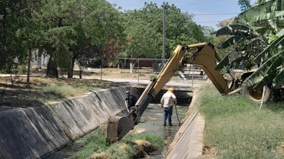 Mazatlán, Sinaloa se prepara para las lluvias; Gobierno intensifica limpieza de canales y ya supera el 60 por ciento del programa preventivo