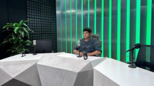 luis ramos gana tercer lugar con callese el hocico