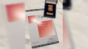 luis ramos gana tercer lugar con callese el hocico diploma