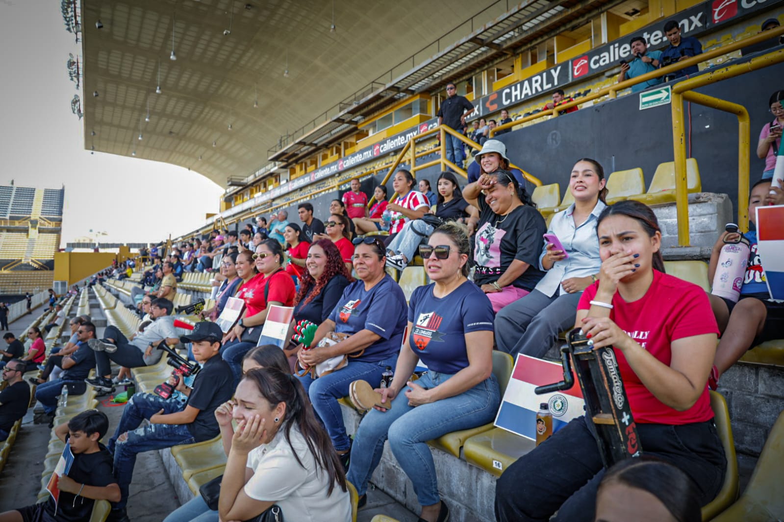 Madres de familia apoyan a sus hijos en el Mundialito Culiacán 2026