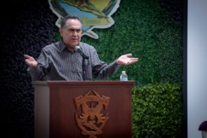 Madueña encabeza reunión con directores electos para fortalecer la administración y atención estudiantil