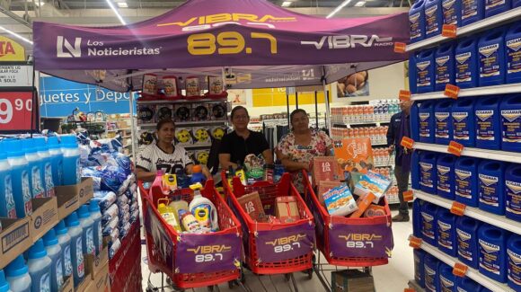María Luz, Claudia y Anabel llenan el carrito con Mamá Veloz de Vibra Radio Guasave, Sinaloa