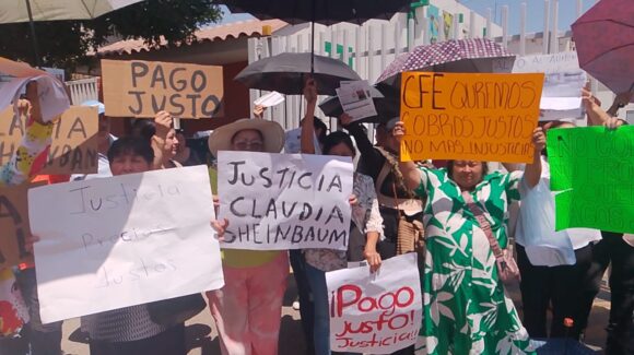 “No queremos prórrogas, queremos pagos justos”; bloquean por segundo día CFE en Guasave, Sinaloa