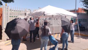 manifestantes bloquean acceso a oficinas de cfe en guasave