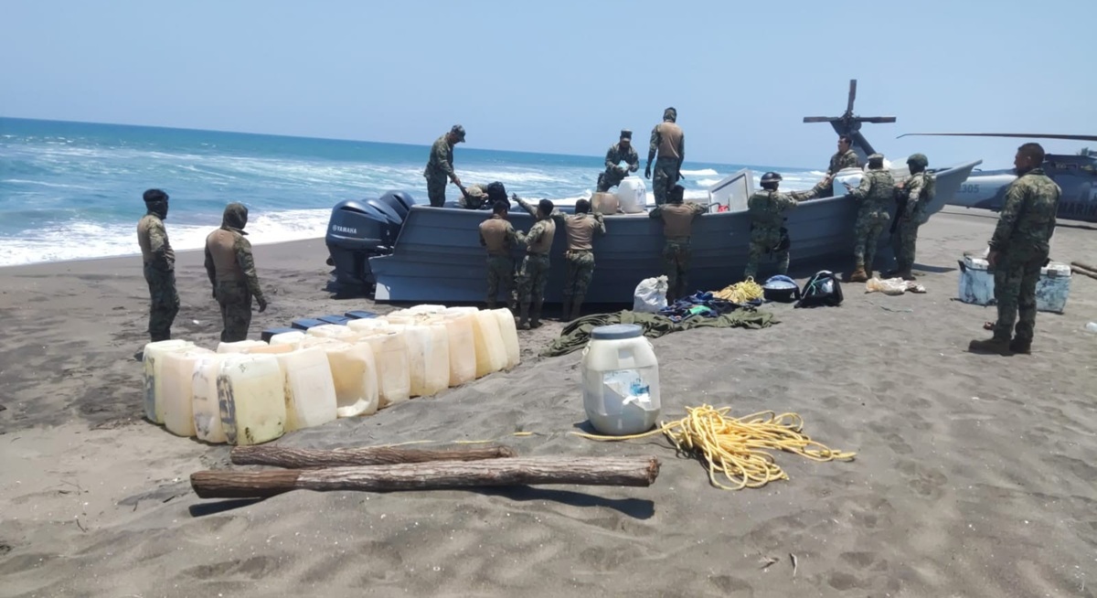 Aseguramiento de bultos de drogas en Chiapas, por la Marina