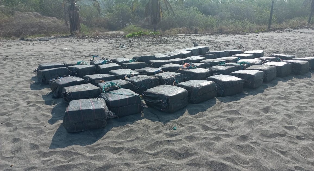 Aseguramiento de bultos de drogas en Chiapas, por la Marina