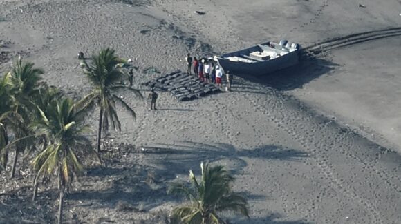 ¡Por sexta vez consecutiva! Marina intercepta cargamento de drogas en las aguas de Chiapas; hay 5 detenidos