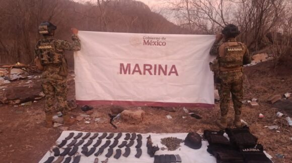 ‘Golpe en dos frentes’, Marina asegura droga, armas y explosivos en Elota y Culiacán, Sinaloa