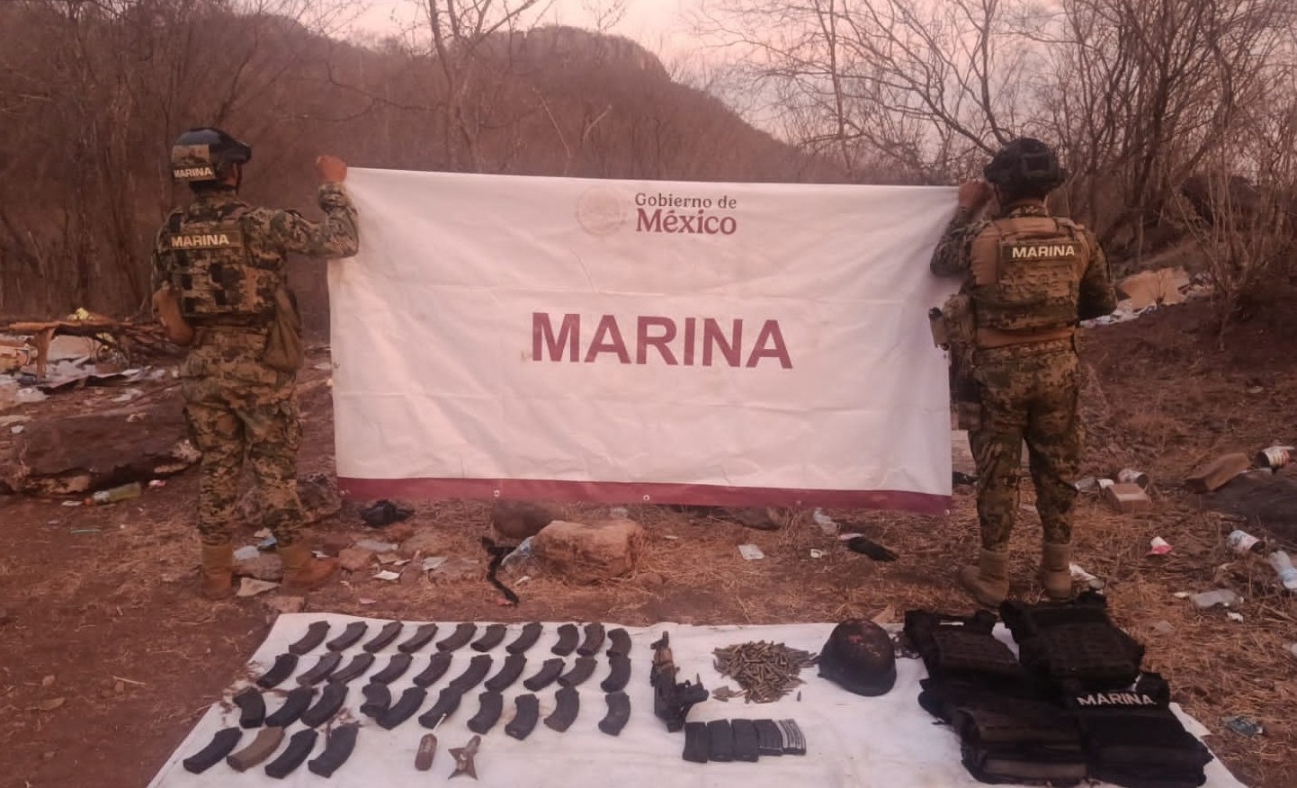 Marina asegura artefactos explosivos en Elota
