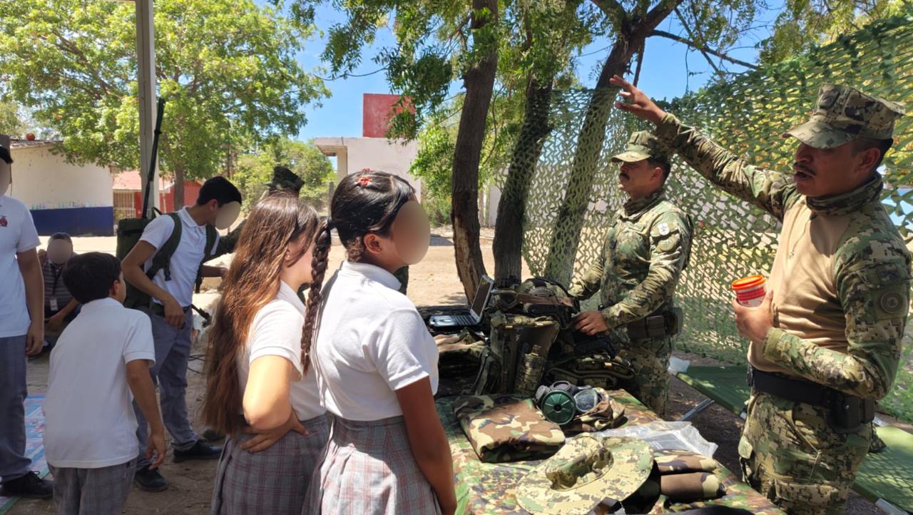 Marina acerca mundo naval a telesecundaria de Mazatlán