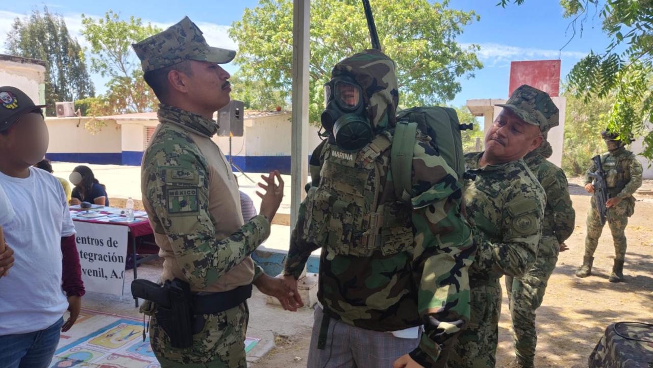 Marina acerca mundo naval a telesecundaria de Mazatlán