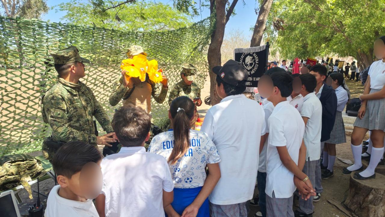 Marina acerca mundo naval a telesecundaria de Mazatlán
