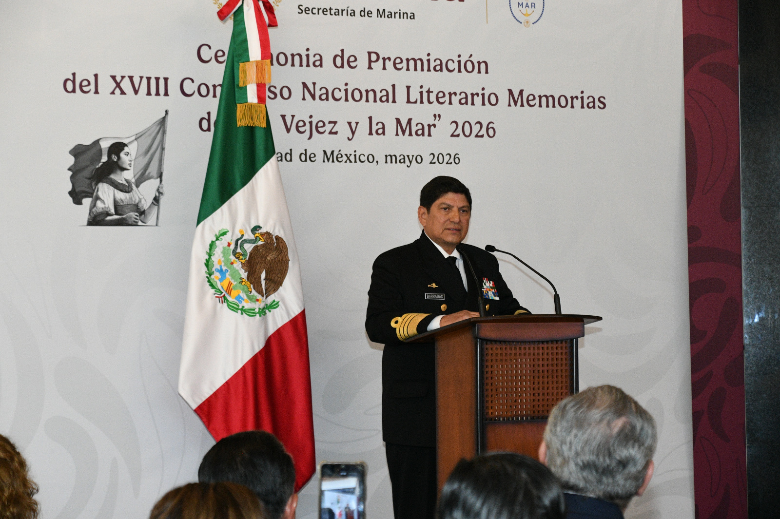 Marina reconoce a adultos mayores en concurso literario nacional