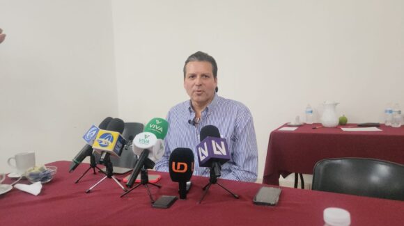 Mario Zamora llama a construir un frente para sacar a Morena del poder en Sinaloa; se dice listo para el 2027