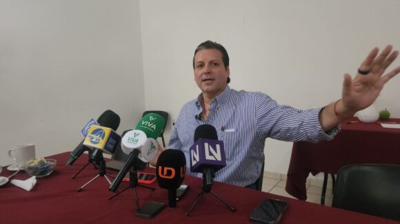 Mario Zamora pide esclarecer caso de exfuncionarios entregados a EUA y revive polémica por impugnación electoral