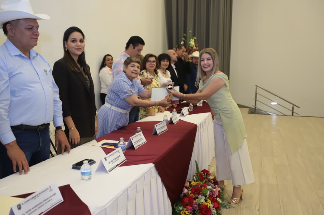 Entrega de medalla Rafael Ramírez 40