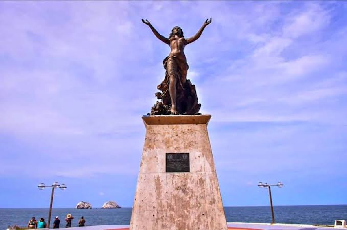 Monumento a la Mujer Mazatleca