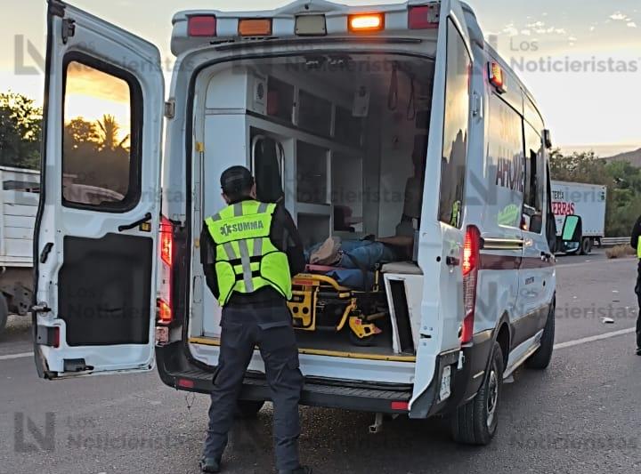 Motociclista choca contra torton en San Miguel Zapotitlán, Ahome