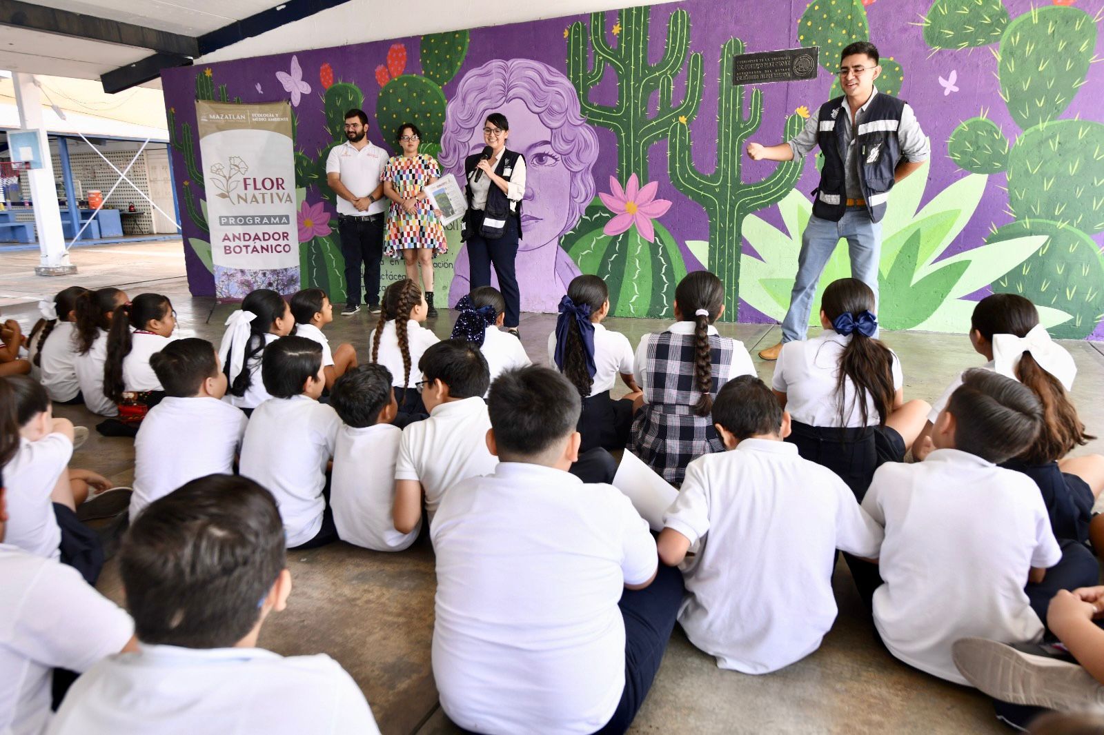 Inauguran mural en escuela de Mazatlán
